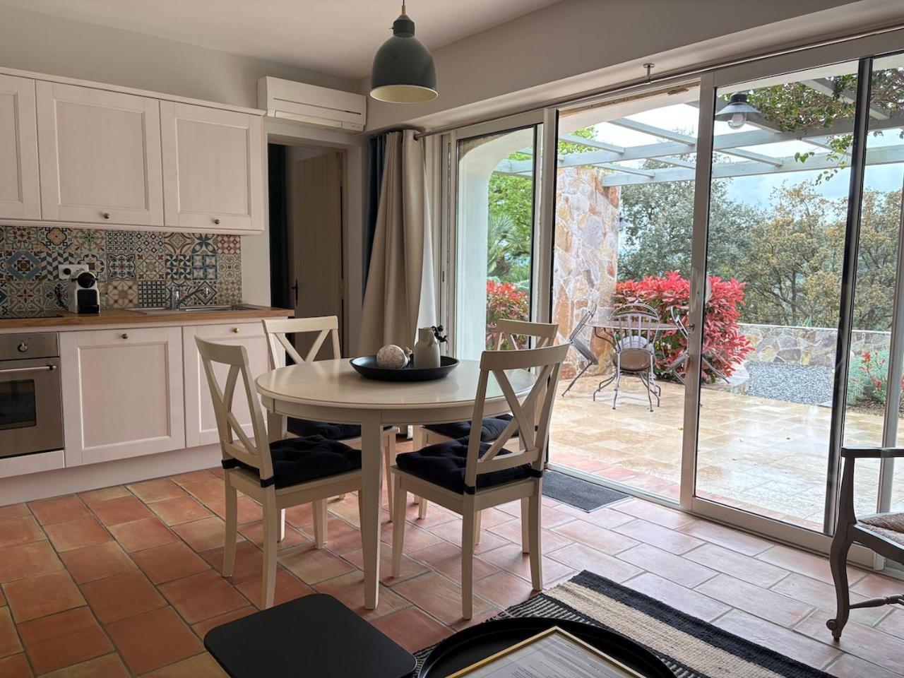 Les Aurochs Bed & Breakfast Grimaud Exterior photo